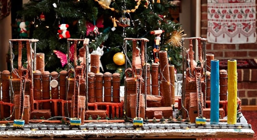 Дружина американського дипломата виготовила «Азовсталь» із печива