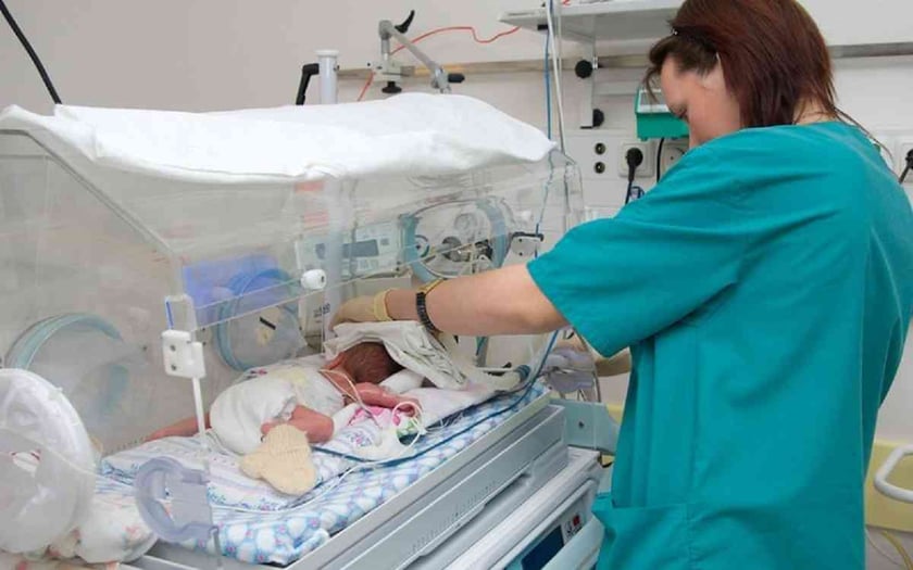 Херсонська лікарня отримала інкубатор для новонароджених за 500 тис. грн