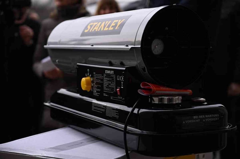 Благодійник зі США передав Закарпаттю 300 теплових гармат