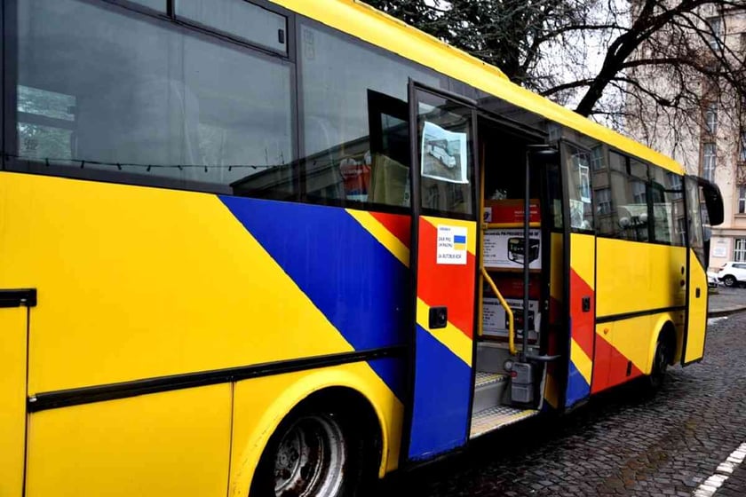 Закарпаття отримало два пасажирські автобуси від чеських партнерів
