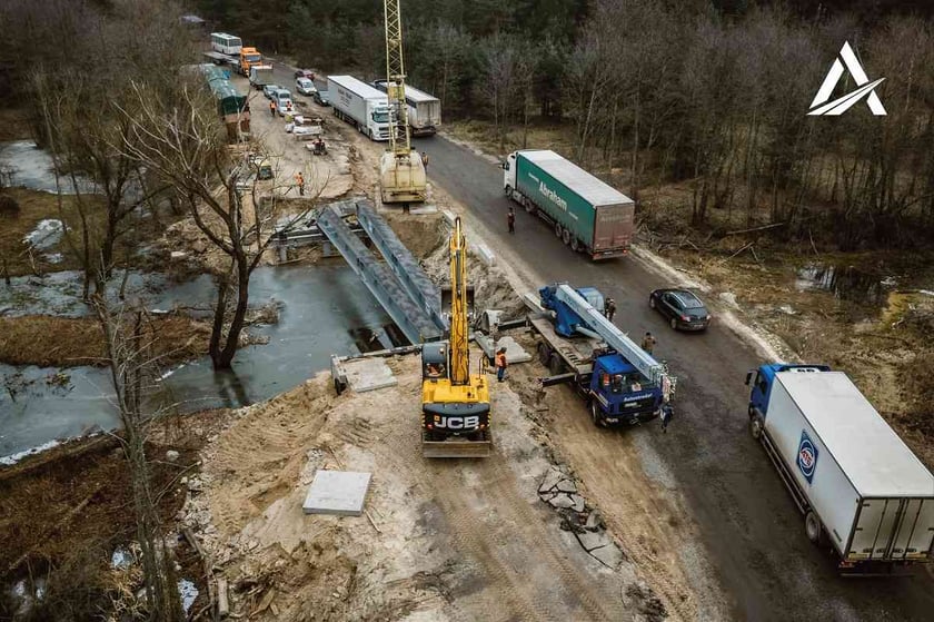 На Чернігівщині почали монтаж другого модульного мосту з Франції