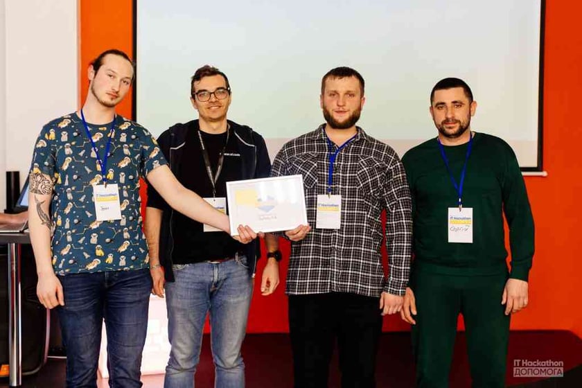 Черкаські айтівці створили бот, який допоможе волонтерам шукати водіїв. Як це працює