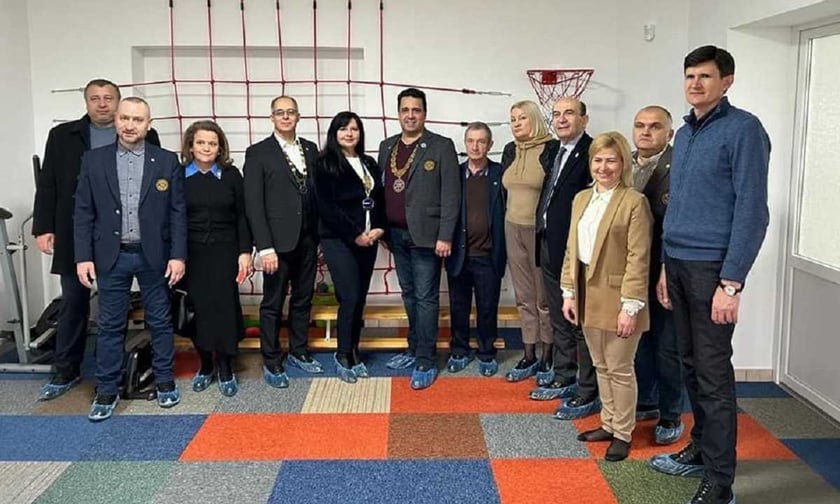 На Закарпатті центр реабілітації дітей отримав спецобладнання