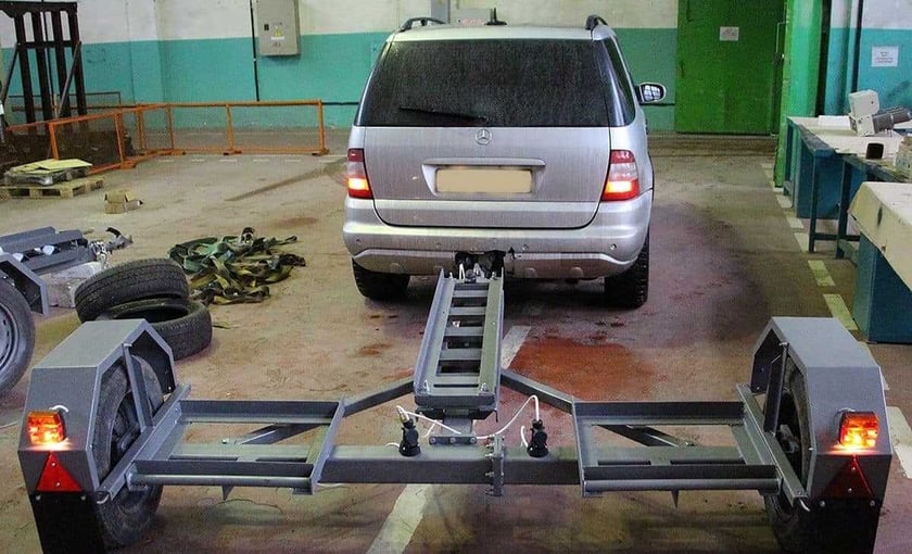 На Рівненщині підприємці почали виготовляти напівпричепи для ЗСУ