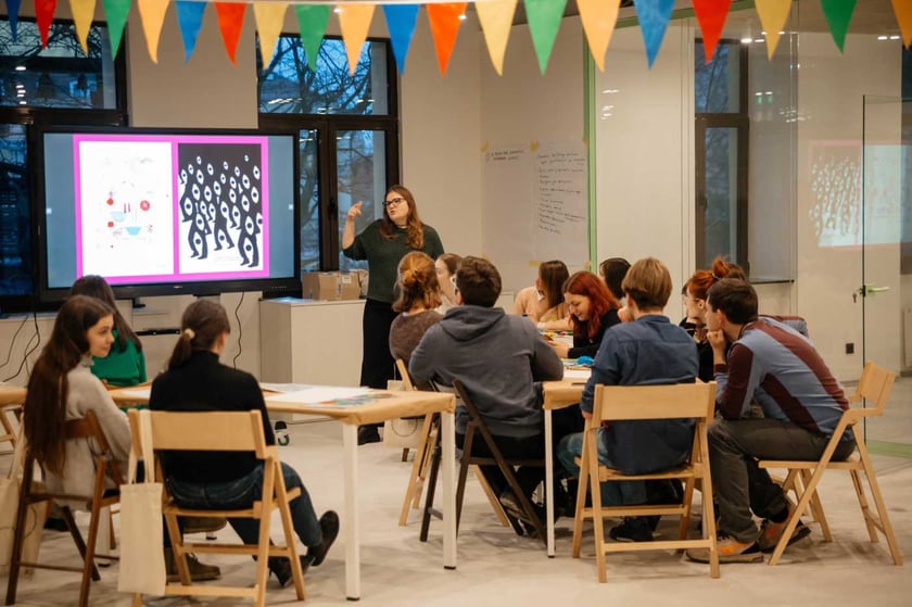 «Заради єдності та демократії». У центрі Києва відкрили Молодіжний дім (ФОТО)