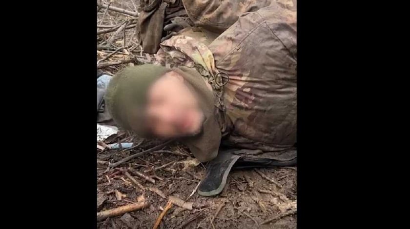 Прикордонники взяли в полон «вагнерівця» під час відбиття атаки під Бахмутом (ВІДЕО)