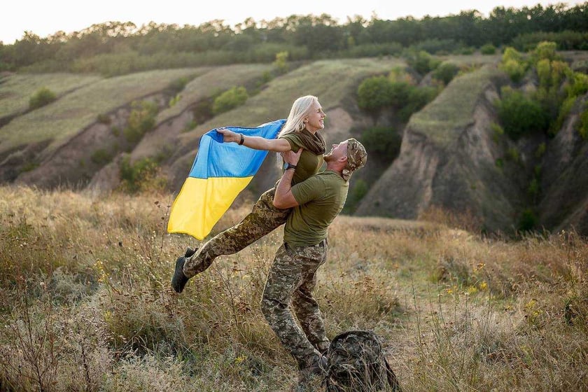 «Я тебе… війна». Українців запрошують поділитися історіями кохання під час війни