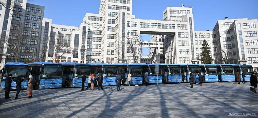 Харківщина отримала 11 сучасних автобусів від уряду Естонії