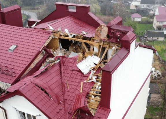 У Бучі відновили квартири, пошкоджені російською авіацією (ФОТО)