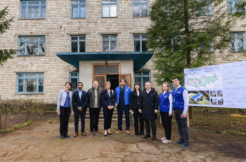 У Хотині реконструюють будівлю для облаштування 32 квартир для ВПО