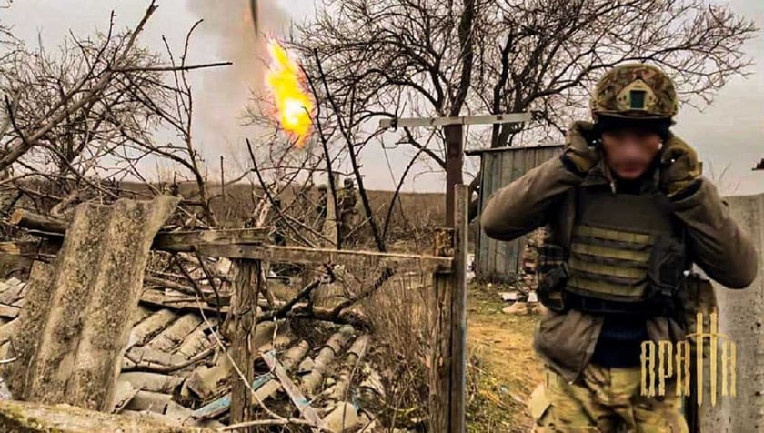 Добровольці із жаром знищили склад ворожих мін (ВІДЕО)