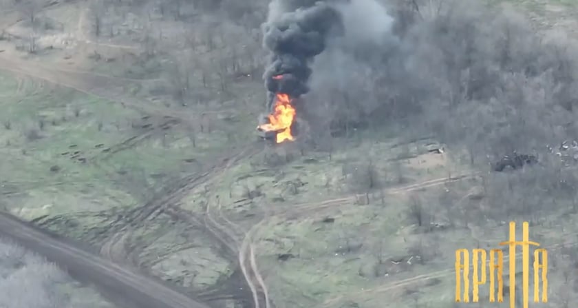 Бійці Добровольчої армії знищили ворожий «Камаз» із боєприпасами (ВІДЕО)