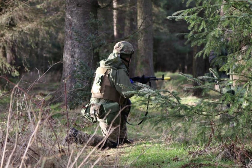 Нідерландські інструктори навчають українських військових домедичної допомоги (ФОТО)
