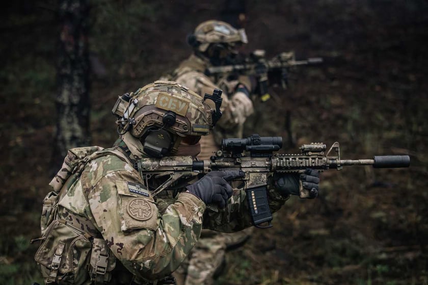 «Тигр», «Град» та два «Камази»: бійці СБУ показали знищення ворожої техніки (ВІДЕО)