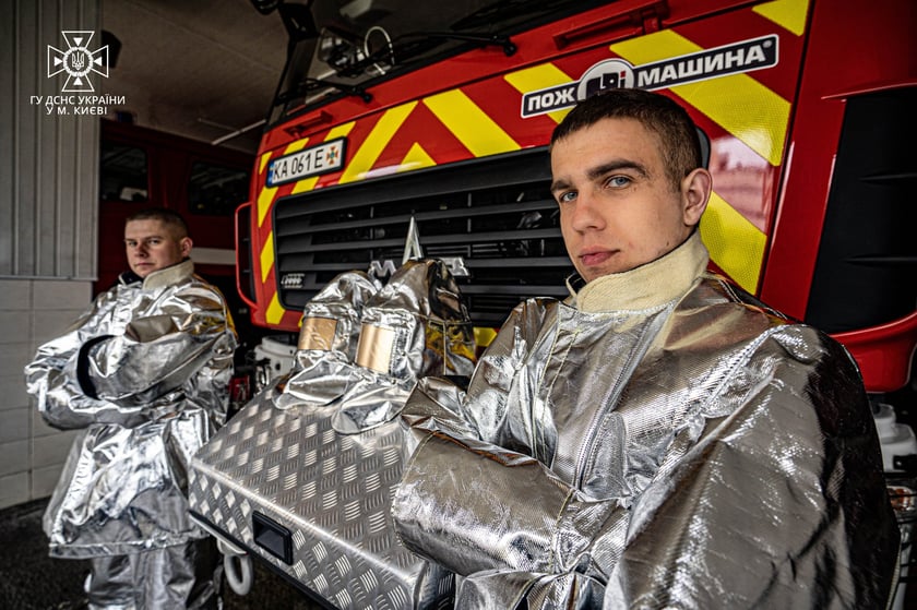 Київські рятувальники отримали спецзахист від побратимів із Кракова