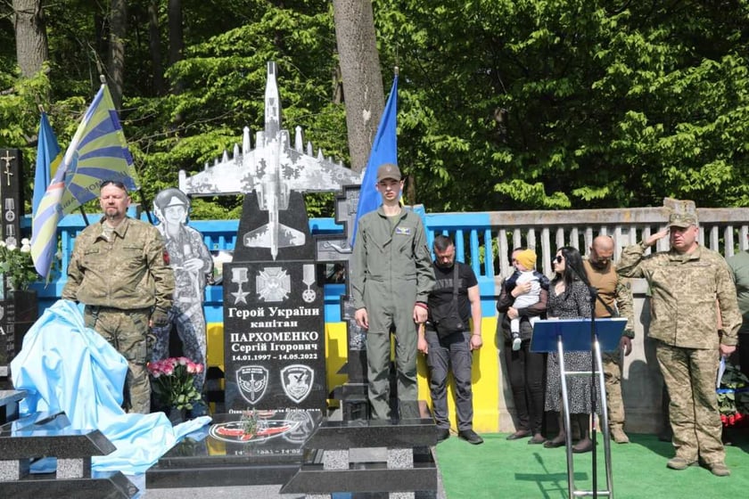 У Вінниці відкрили стелу Герою України Сергію Пархоменку