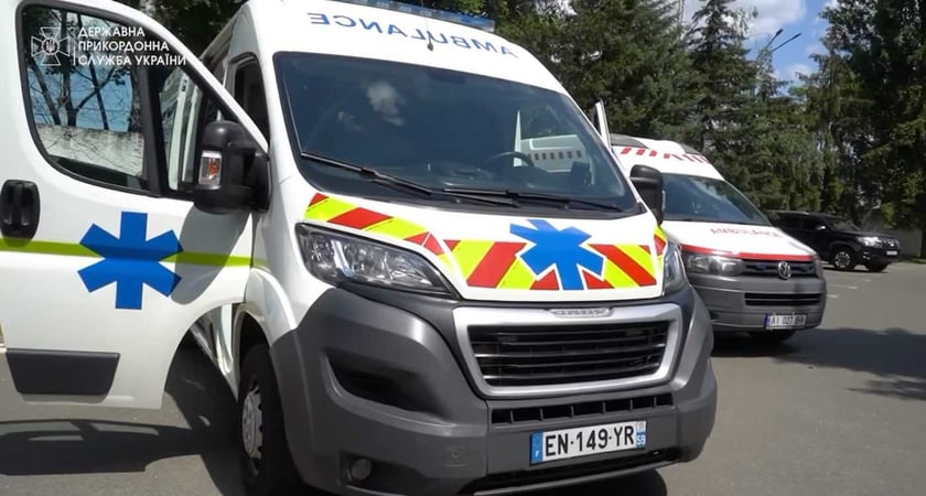 Прикордонники отримали реанімобіль від підприємців кіноіндустрії