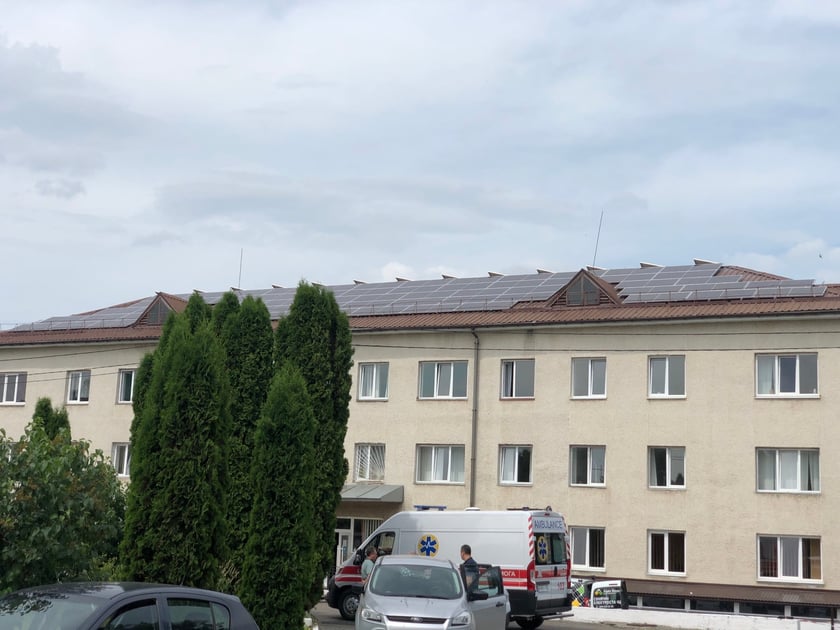 На Рівненщині лікарня отримала сонячну електростанцію за майже 1,5 млн грн