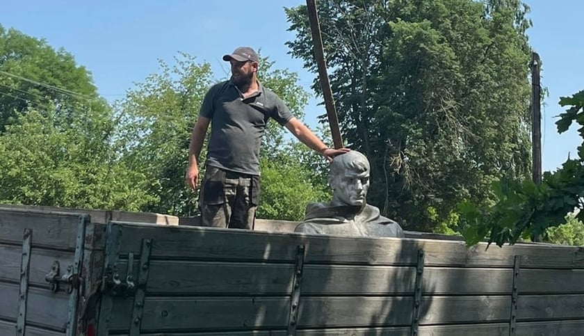 На Львівщині демонтували ще 10 радянських пам’ятників (ФОТО)