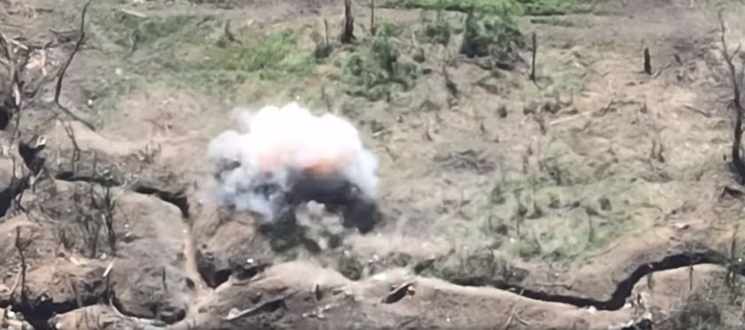 Дрон-камікадзе десантників ЗСУ знищив спостережний пункт ворога (ВІДЕО)