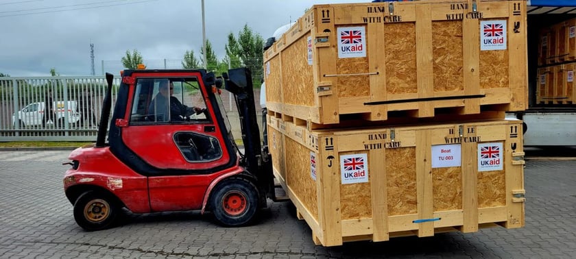 Британія передала Україні допомогу для подолання наслідків підриву Каховської ГЕС