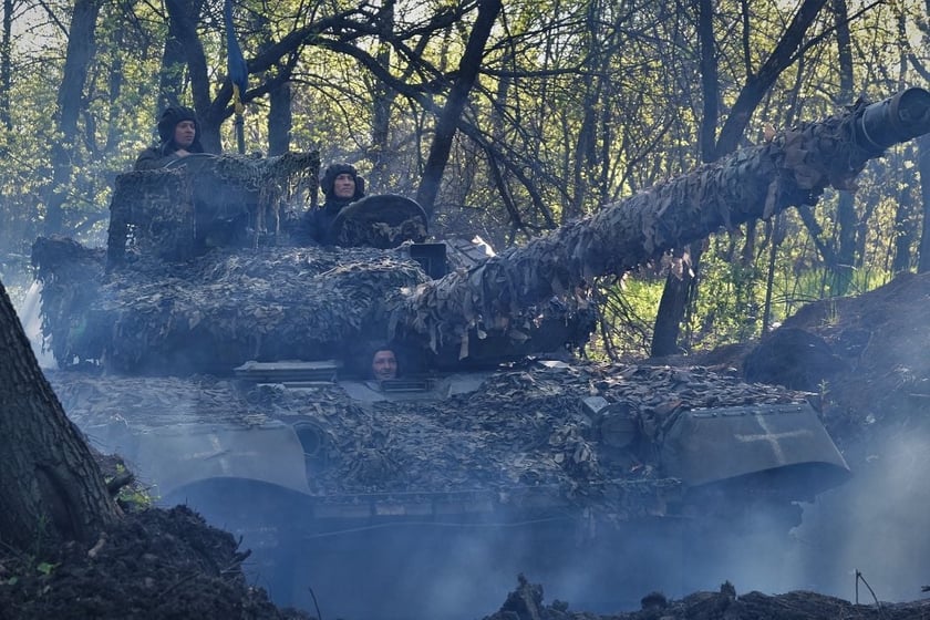 Бійці ЗСУ знищили ворожий «Камаз» (ВІДЕО)