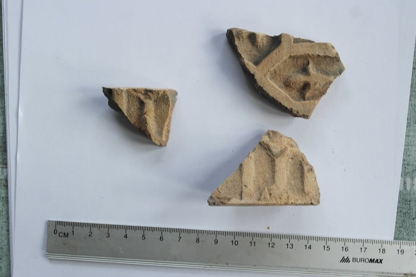 На Київщині знайшли уламки печей і горщиків XVII століття