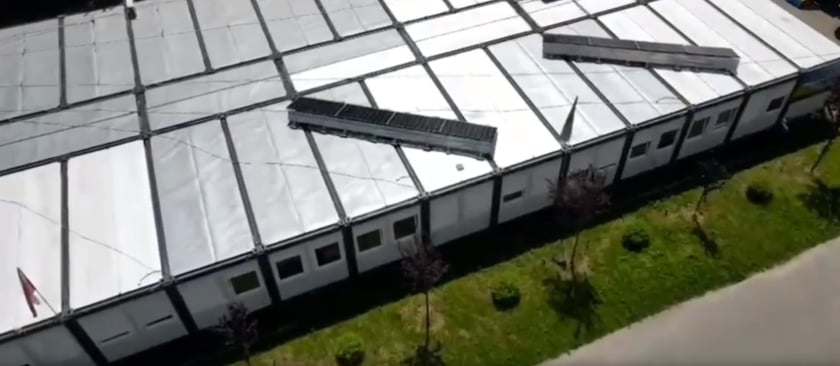 У модульному містечку Бучі встановили сонячні панелі на гроші благодійників