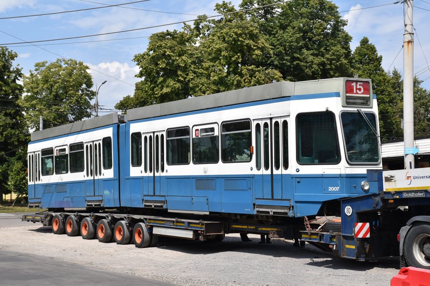Вінниця отримала ще два вагони Tram2000 зі Швейцарії