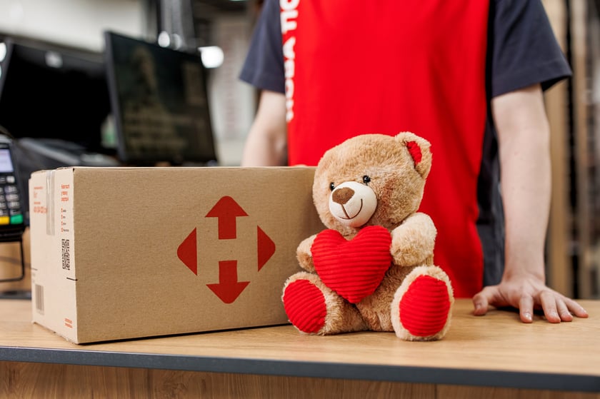 Нова пошта безкоштовно доставляє посилки для військових. Як отримати промокод