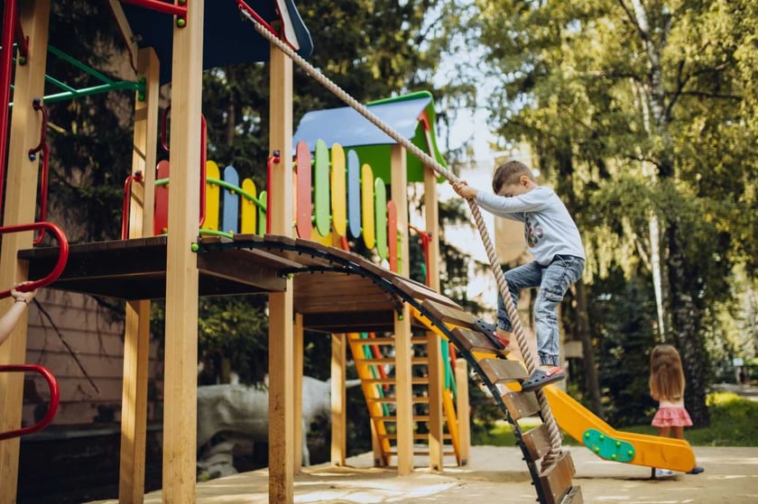 ПРООН та Німеччина передали переселенцям у Полтаві дитячий і спортивний комплекси