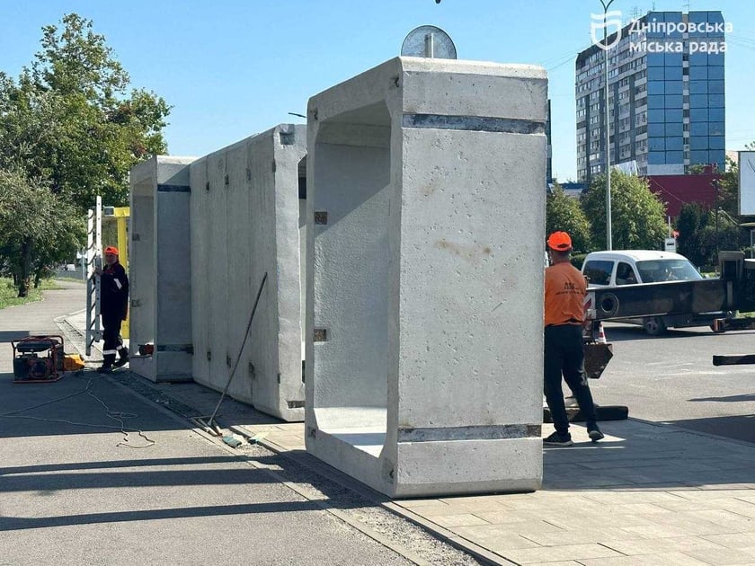 У Дніпрі розміщують модульні укриття із сертифікатом найвищого класу безпеки