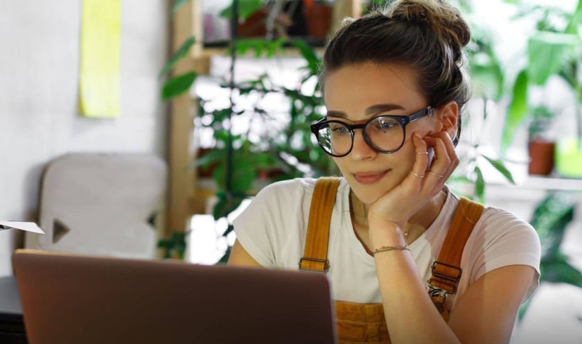 У Польщі українських жінок-біженок запрошують на безоплатну програму, як покращити цифрові навички