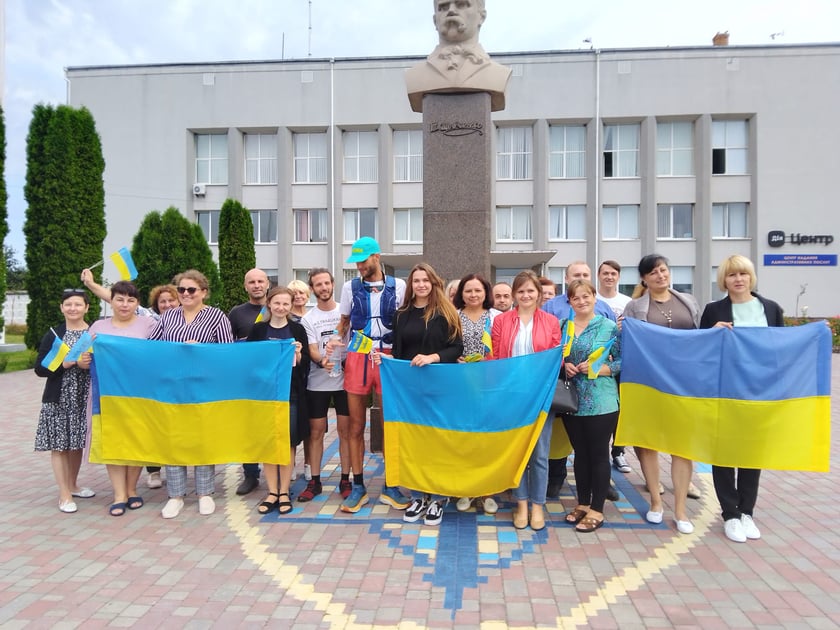 Ультрамарафонець з Нідерландів біжить до Києва і збирає гроші для ЗСУ