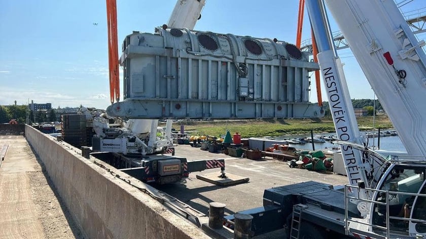 Литва передала Україні ще один автотрансформатор