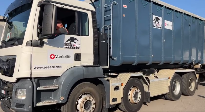 Рятувальники отримали машину для розмінування від Швейцарії (ВІДЕО)