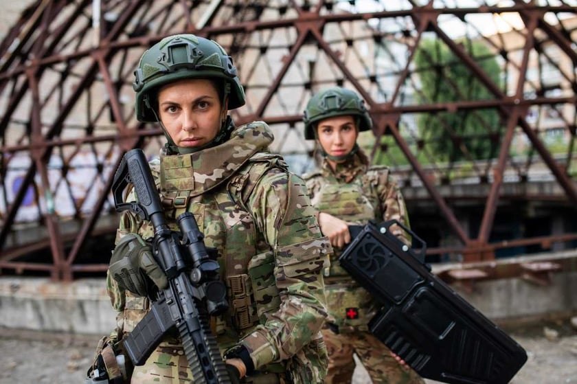 В Україні вперше представили анатомічний жіночий бронекостюм «Рута Люта»