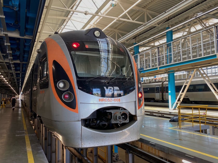 Українці можуть написати Радіодиктант у потязі Укрзалізниці