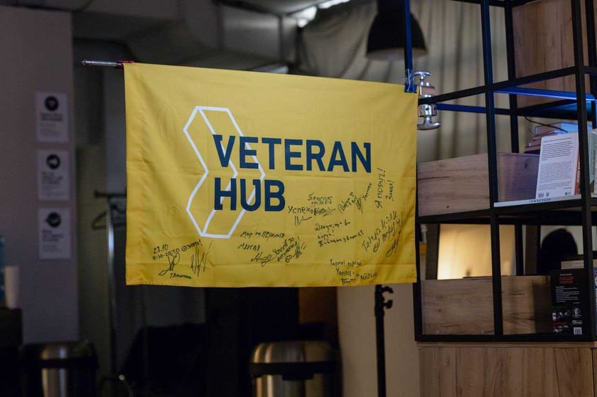 Для підтримки військових на Київщині запускають мобільний Veteran Hub