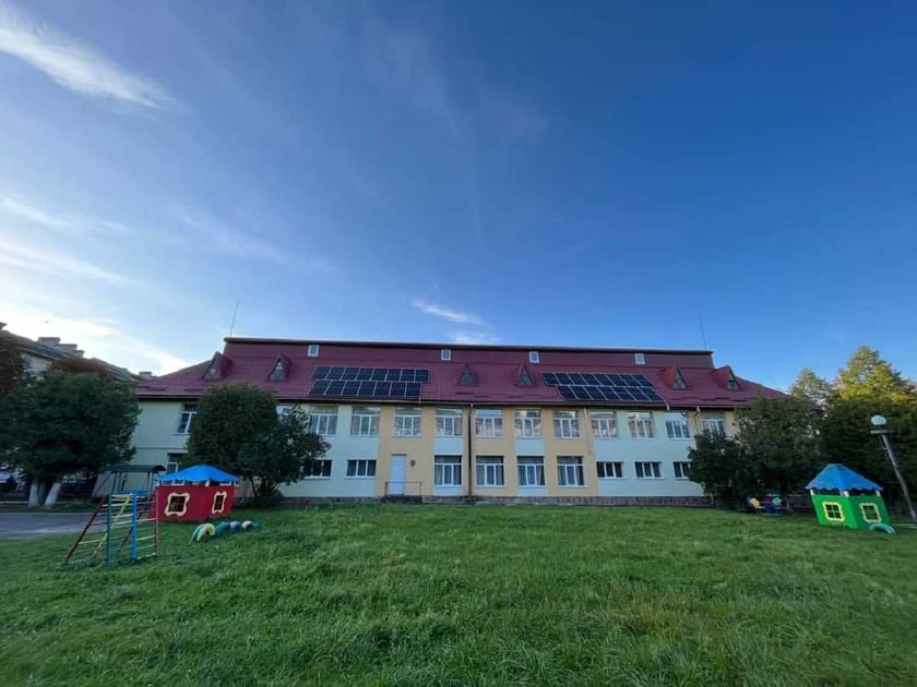 Громада на Франківщині завдяки участі у конкурсі відкрила комунальну сонячну станцію