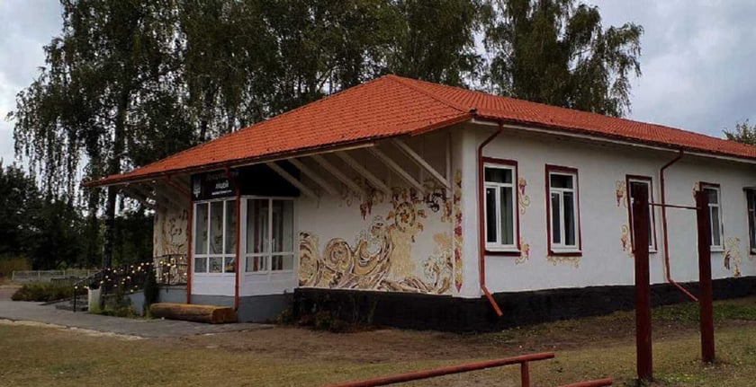 На Чернігівщині відновили столітню школу за традиційною технологією хати-мазанки