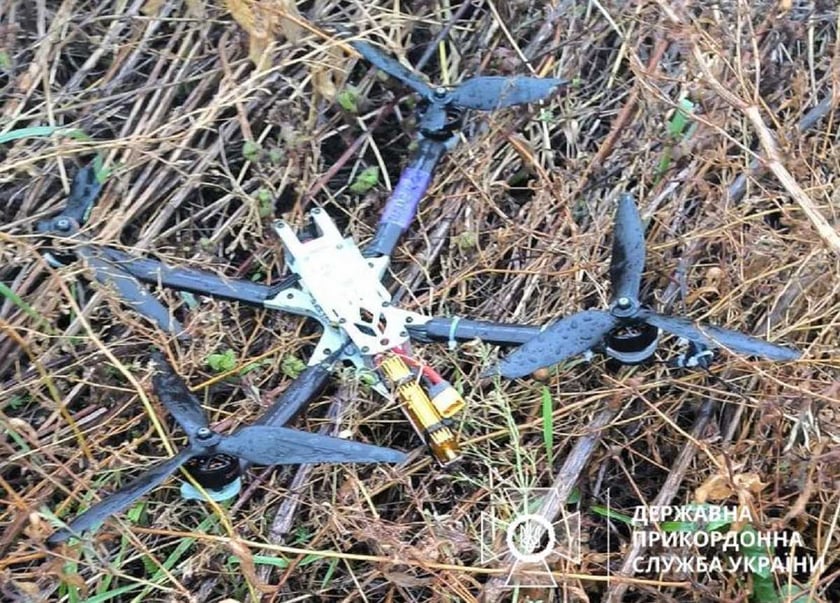 Прикордонники приземлили ворожі FPV-дрони, які атакували їхні позиції (ВІДЕО)