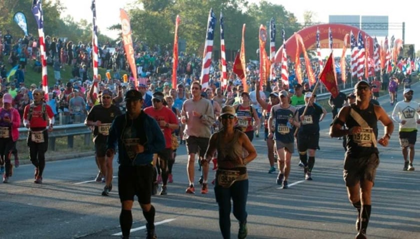 Українські воїни-розвідники подолали марафон морської піхоти США