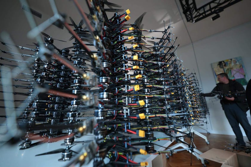 Львівщина передала понад 300 дронів на передову