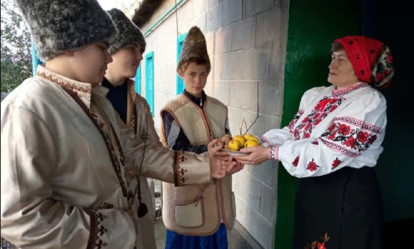 Обряди «Гоніння гадюк» та заплітання весільної коси на Луганщині внесли  до культурної спадщини України