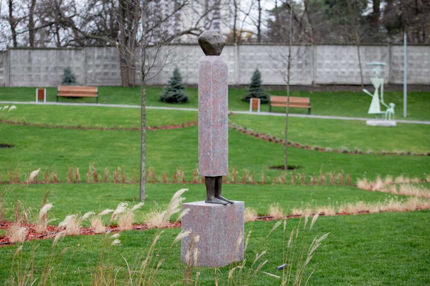 У Києві з’явився новий сквер з артоб’єктами (ФОТО)