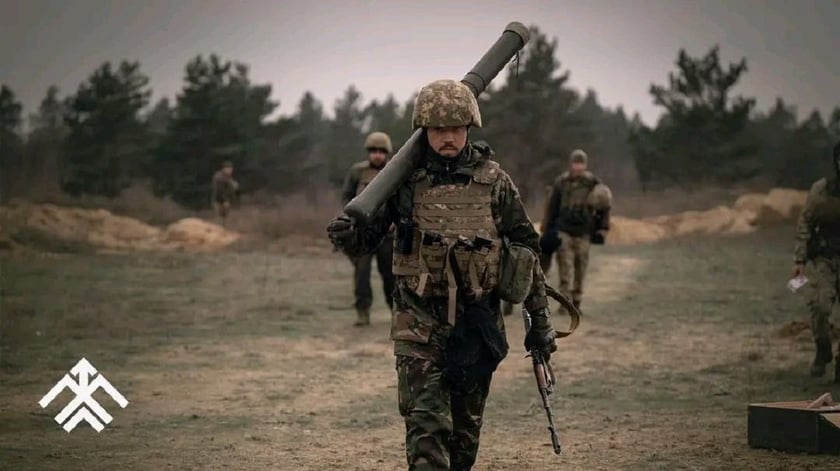 Нацгвардійці точним ударом знищили моторний човен росіян (ВІДЕО)