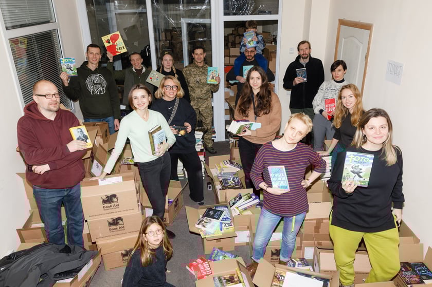 В Україну з Британії прибули 25 тис. книжок для бібліотек