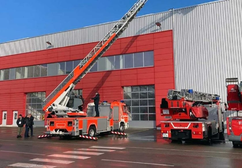 У Києві рятувальники отримали нову 42-метрову автодрабину від виробника