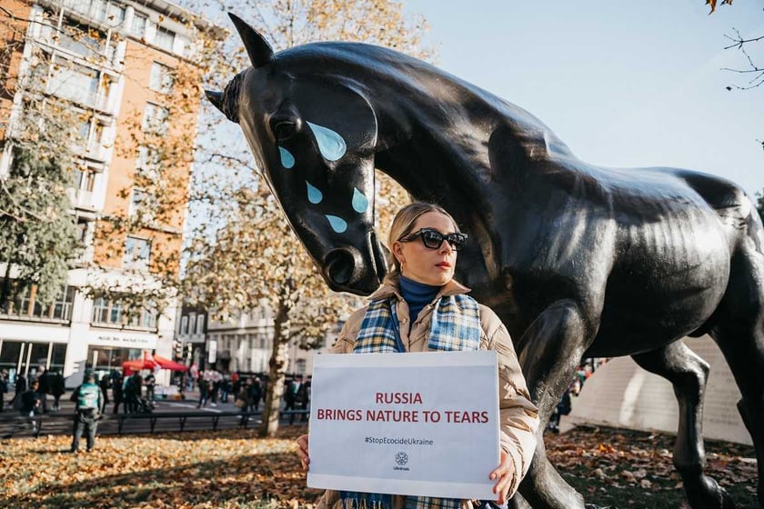 UAnimals організував міжнародний перформанс через екоцид в Україні